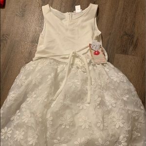 Girls white dresss